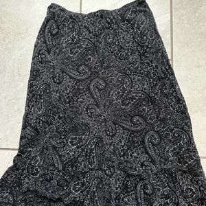 Sundance Black and White paisley silk skirt size 6 petite Pristine side zip